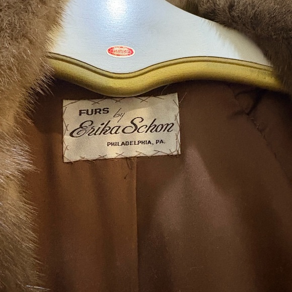 Elegant Mink Brown Fur Coat - Picture 4 of 5